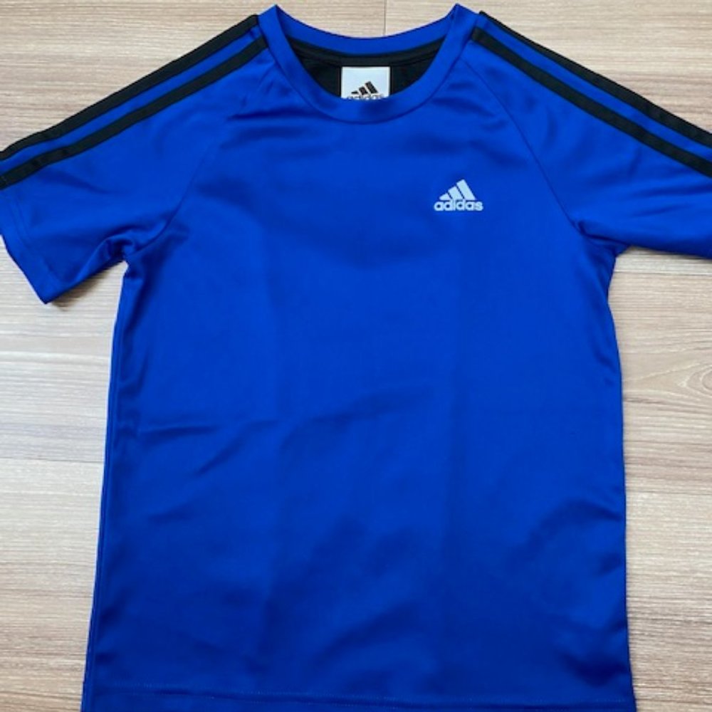 ADIDAS BOYS ATHLETIC SHORT SLEEVED SHIRT